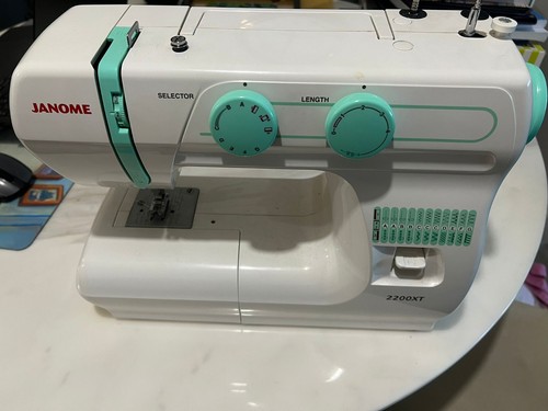 Janome 2200xt sewing machine - 2200xt,