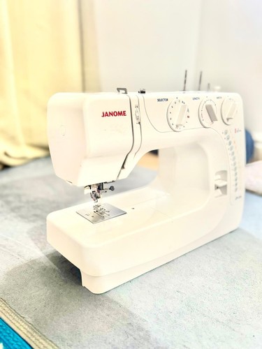 Janome sewing machine - j3-24,